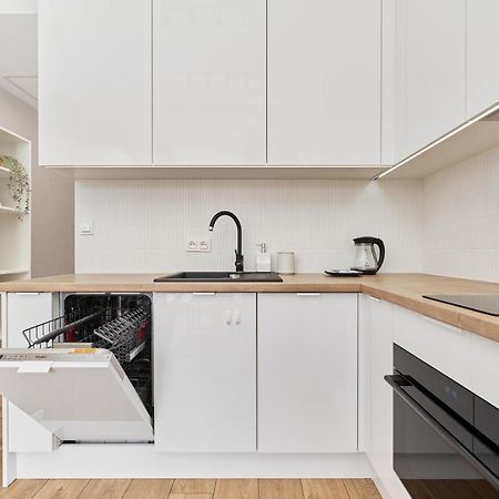 Apartment By The Oder River Wroclaw By Noclegi Renters Exteriör bild