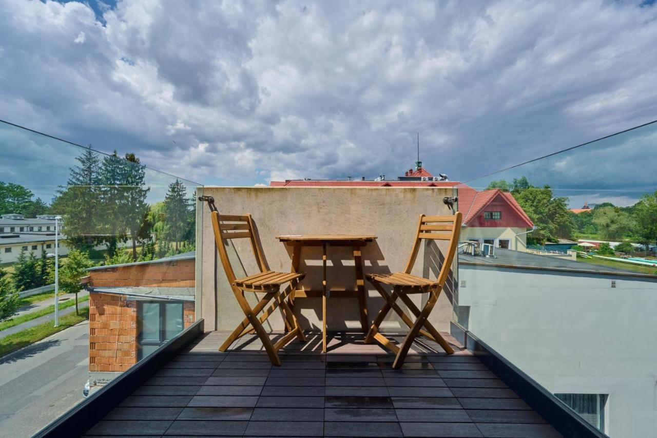 Apartment By The Oder River Wroclaw By Noclegi Renters Exteriör bild