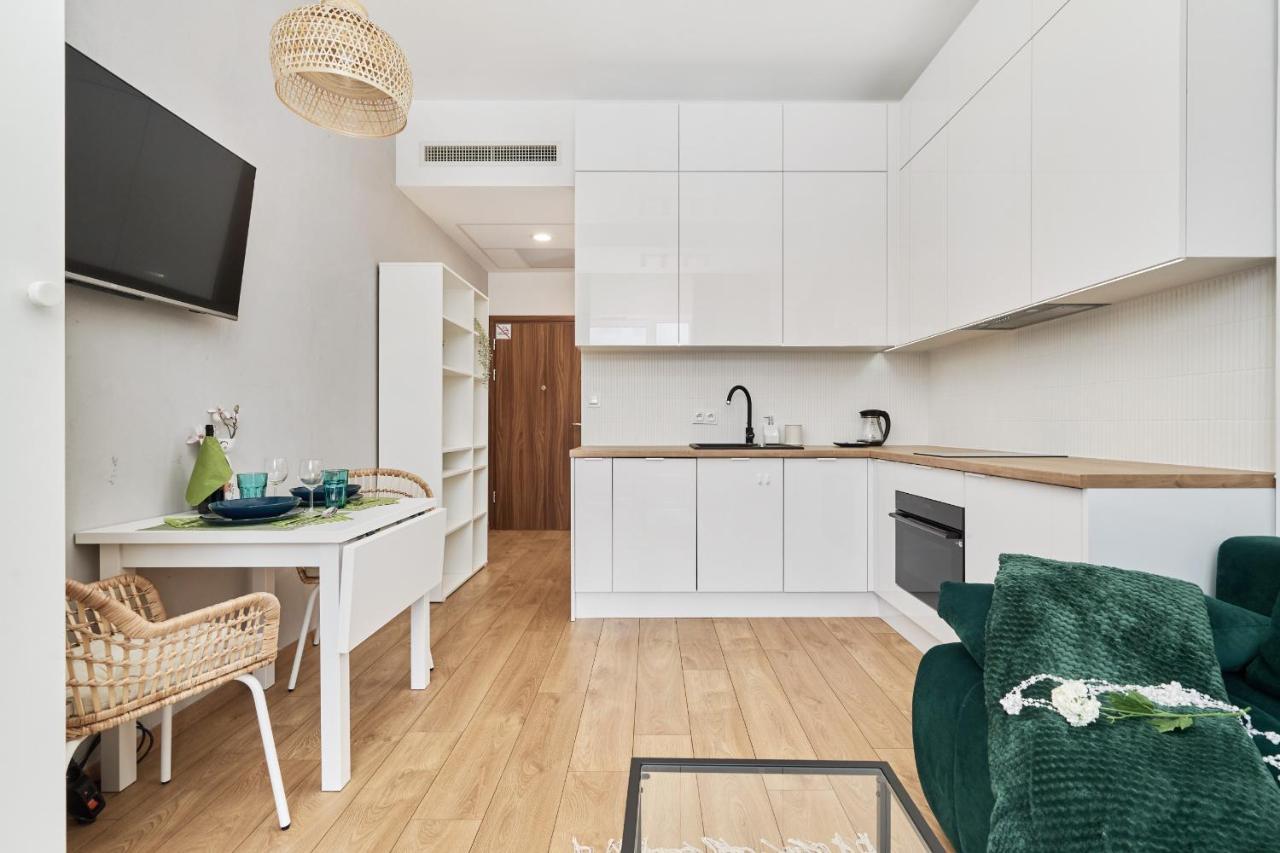 Apartment By The Oder River Wroclaw By Noclegi Renters Exteriör bild