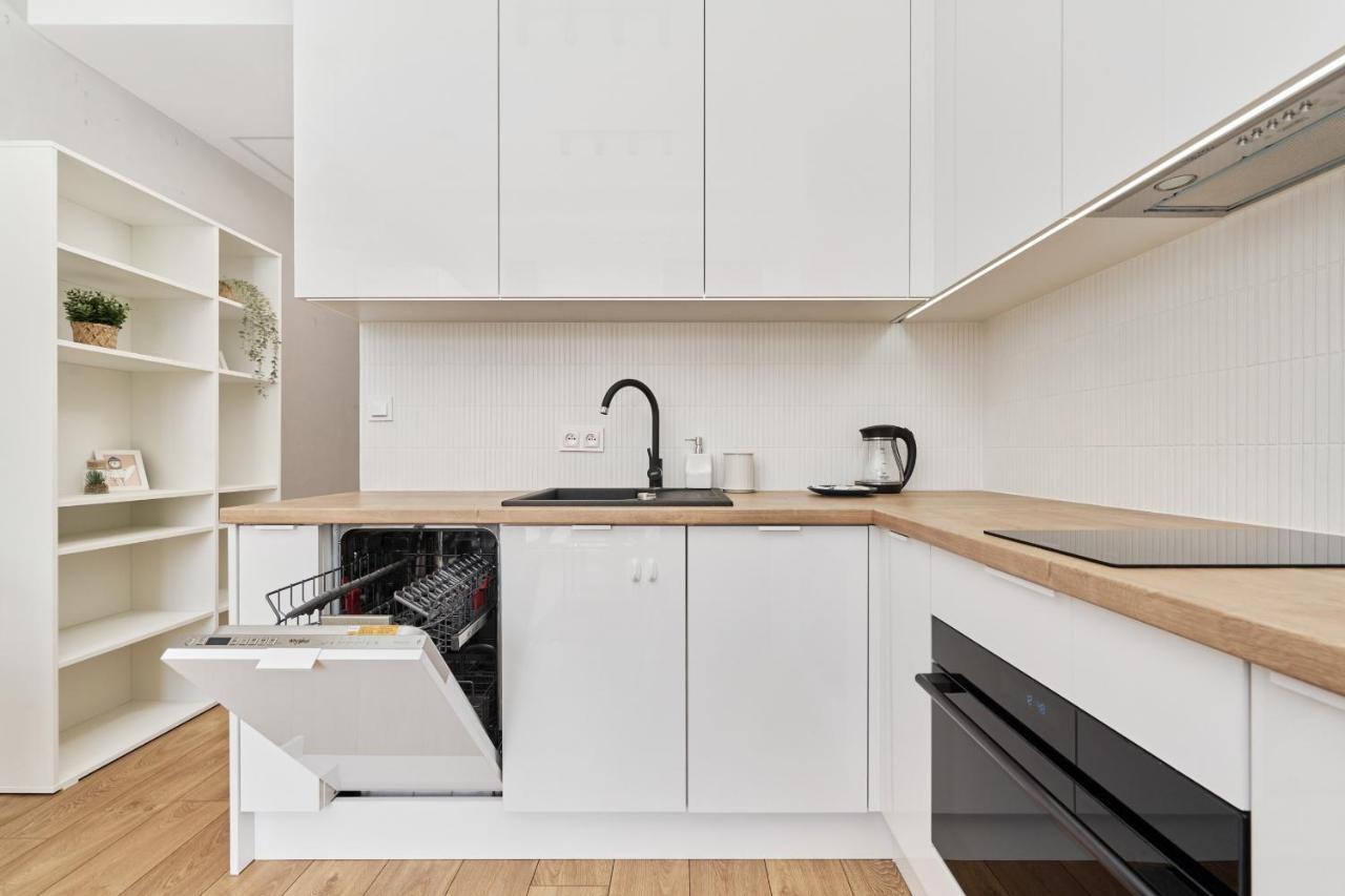Apartment By The Oder River Wroclaw By Noclegi Renters Exteriör bild
